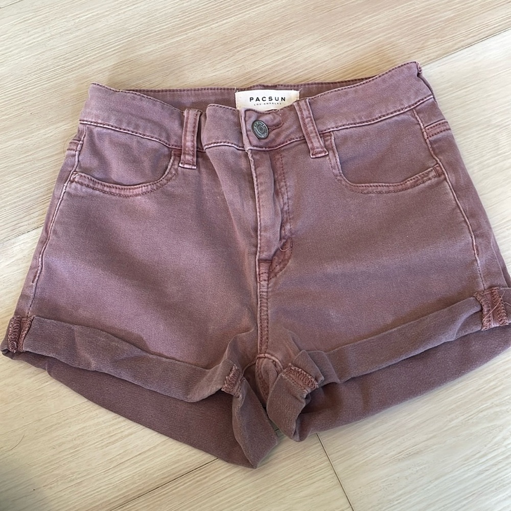 Super stretch Bullhead jean shorts.